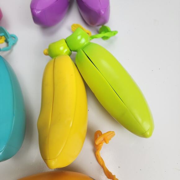 Bananas Bunch Surprise Figures 9 Colored Bananas w/ 12 Animals Inside - Picture 4 of 15